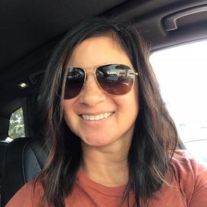 Meet your Posher, Alicia